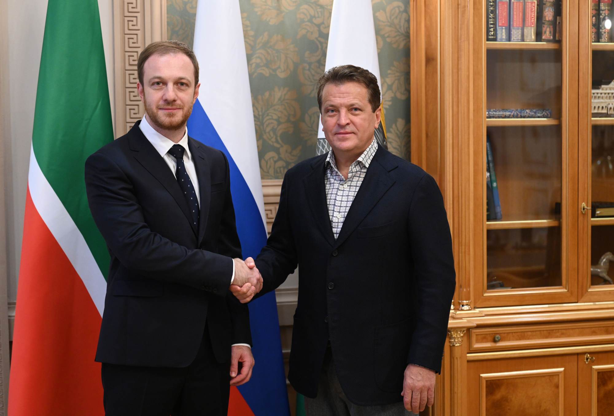 Александр Шавлиашвили (слева) и мэр Казани Ильсур Метшин