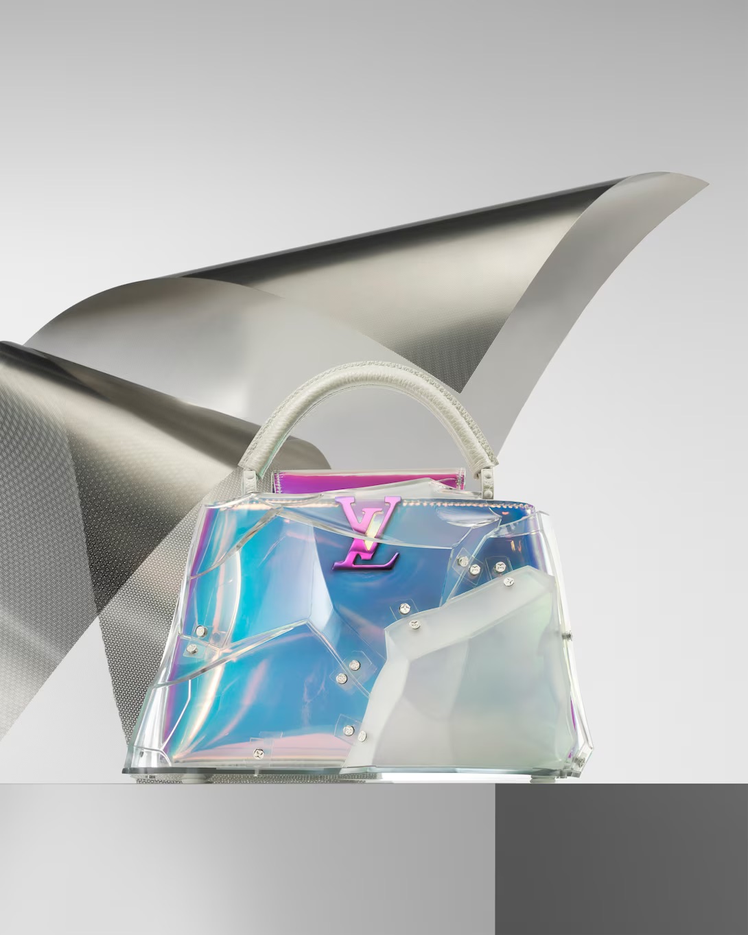 Louis Vuitton представил коллаборацию с архитектором Фрэнком Гери (фото 3)