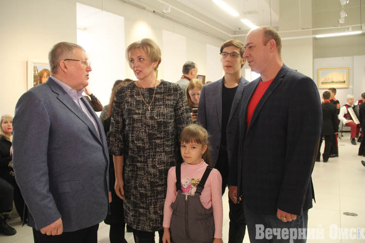 Мэр Сергей Шелест и художник Никас Сафронов открыли обновленную выставку в музее «Искусство Омска» (ФОТО)