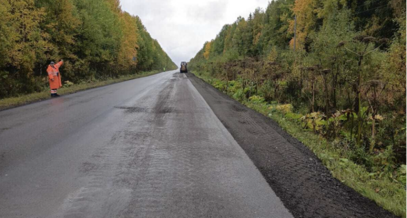 В Коми дорожники привели в порядок трассу к поселку Ярега