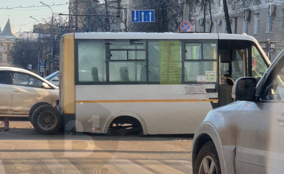 37 маршрутка воронеж. Маршрутка. Маршрутки Воронеж. Автобусы Воронеж 2022. Движение общественного транспорта.