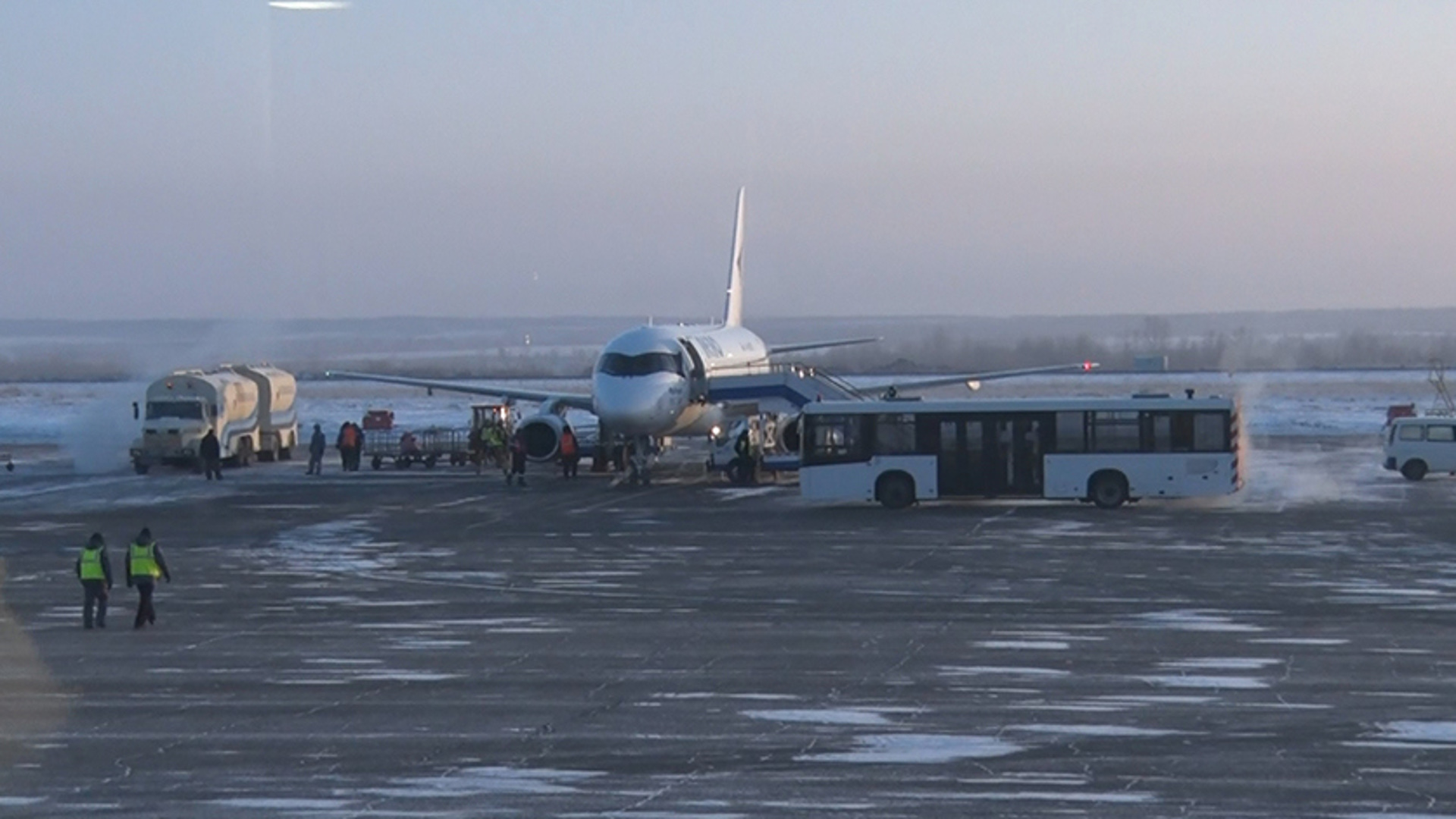 самолеты в аэропорту хабаровска