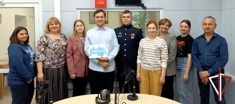Росгвардия поздравила курганских журналистов с Днем радио 