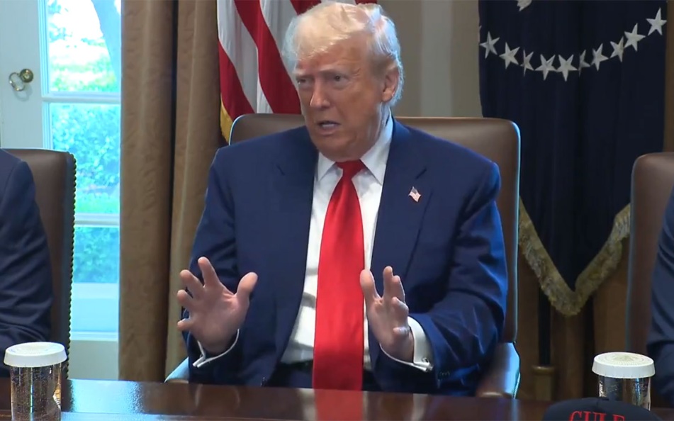 Трамп заявил, что США остановили операцию 