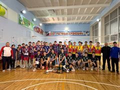  Волейболисты из Новочебоксарска завоевали бронзу на турнире памяти Виталия Волкова волейбол турнир памяти 