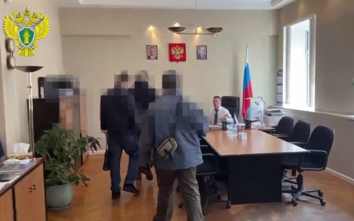 Главу приморского 