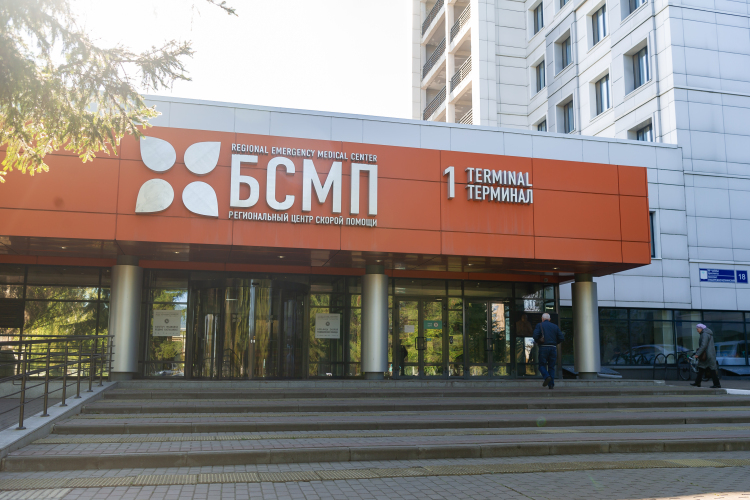 «Хидиятов пришел из Зеленодольской ЦРБ, но Челнинская БСМП — большая и серьезная клиника, ведущее учреждение в автограде. Невозможно управлять такой больницей, не будучи профессионалом»