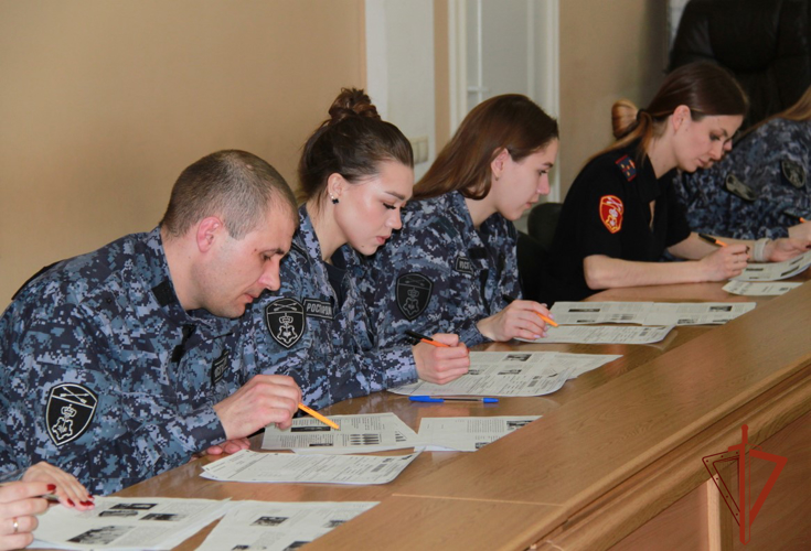 В Новосибирской области сотрудники и военнослужащие Росгвардии написали «Диктант Победы»