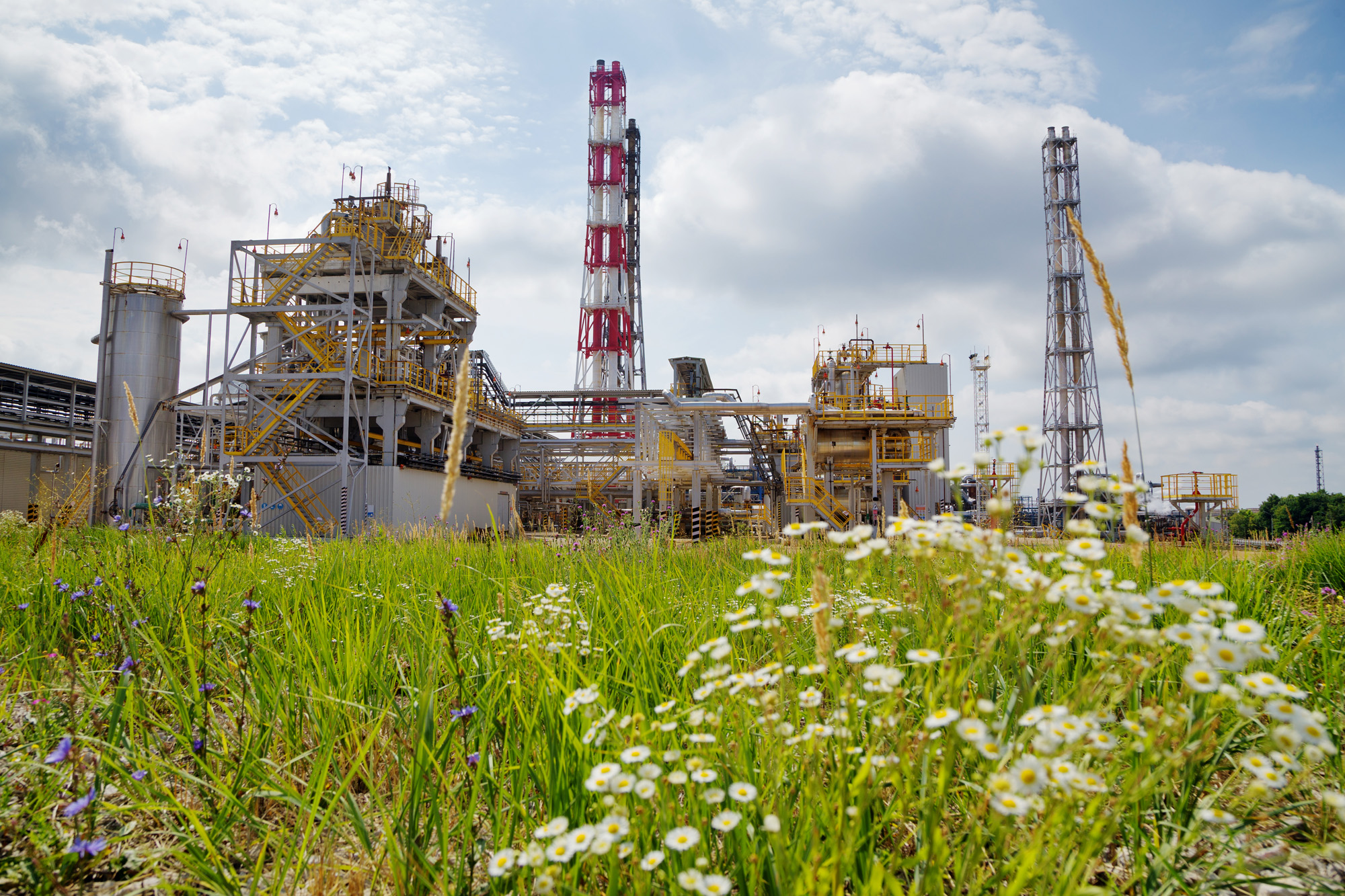 Уфанефтехим сайт. Новоуфимский нефтеперерабатывающий завод. Башнефть Новойл. День рождения Уфанефтехим. 65 Лет Уфанефтехим.