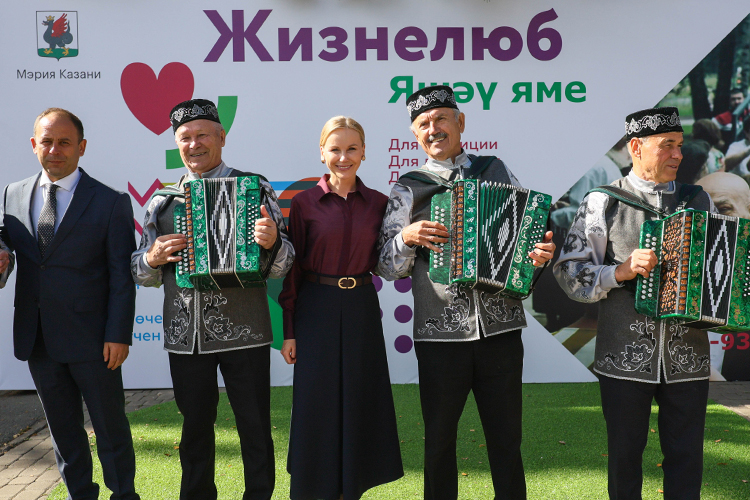 Замруководителя исполкома Казани Гузель Сагитова (курирует социалку) участвует в выборах как самовыдвиженец и в 2024 году заработала 3,3 млн рублей