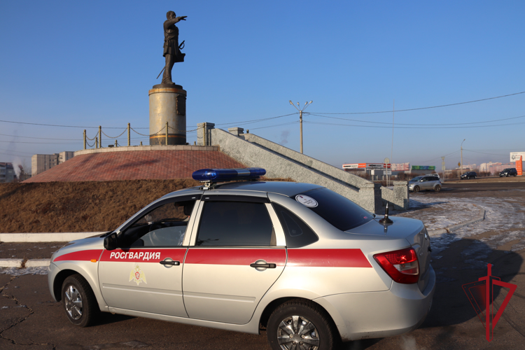 В Краснокаменске сотрудники Росгвардии задержали мужчину, подозреваемого в изготовлении наркотиков