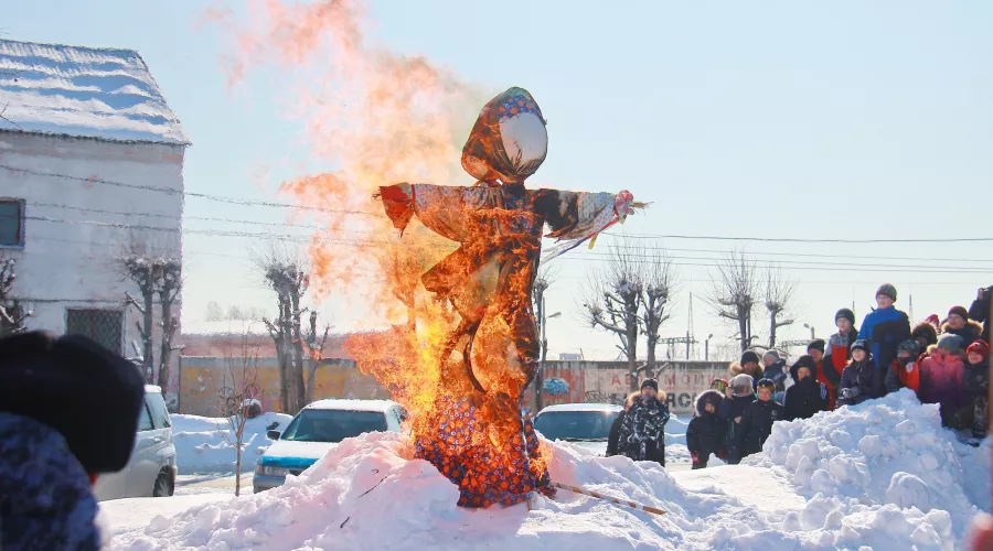 Масленица 2024 какого числа сжигают чучело. Что сжигают на масленицу. Масленица 2024 какого числа сжигают чучело. Масленица 2024 какого числа сжигают чучело. Чучело масленицы.