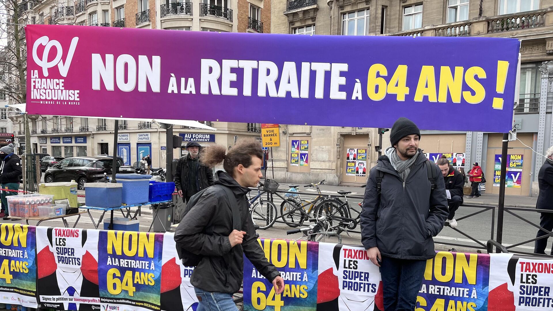 Французы миллион. Протесты во Франции. Протесты CGT во Франции. Во Франции началась Всеобщая забастовка.