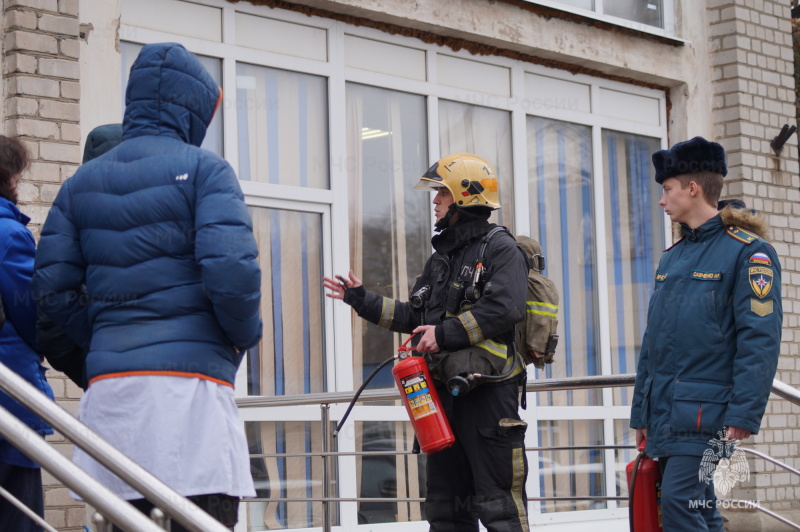 В городской клинической больнице №7 прошло пожарно-тактическое занятие