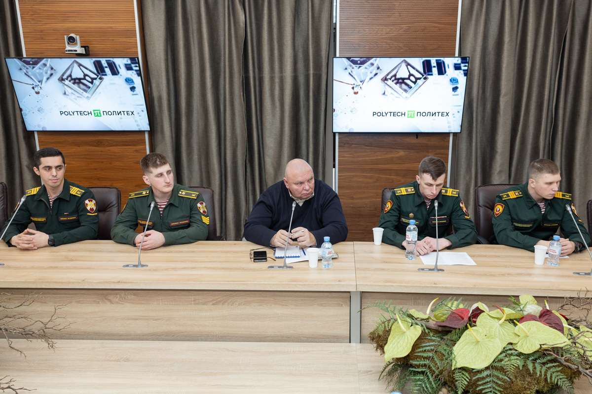 С докладами выступили курсанты Академии войск национальной гвардии 