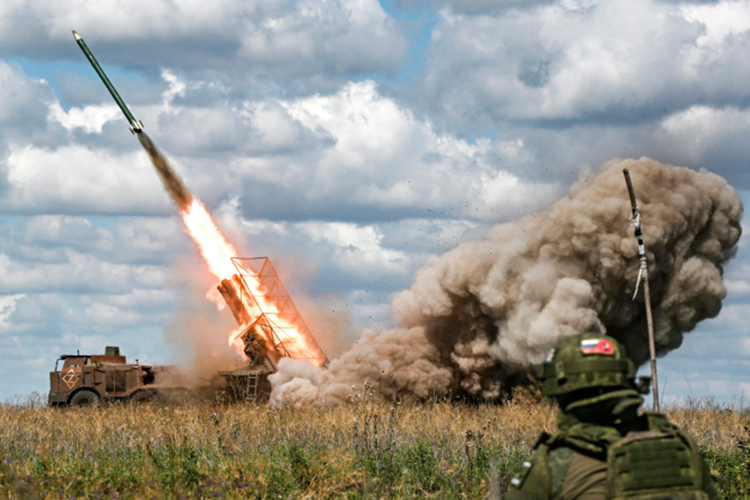 ВС РФ заняли часть позиций в Волчанске, продвинувшись относительно широким фронтом на расстояние до 700 метров