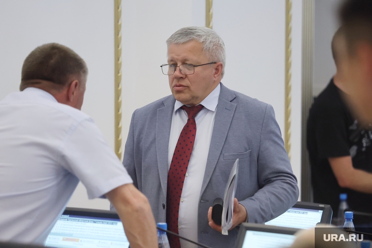 Владимир Казаков был председателем думы только половину срока - потом его отправили в отставку недовольные депутаты