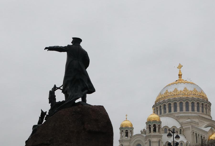 В Кронштадте стало светлее | ФОТО Александра ДРОЗДОВА 