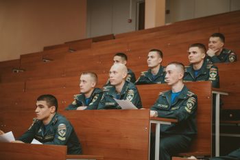 В институте состоялся региональный круглый стол «Физика атома. Солнечная и ядерная энергия. Проблемы и безопасность»