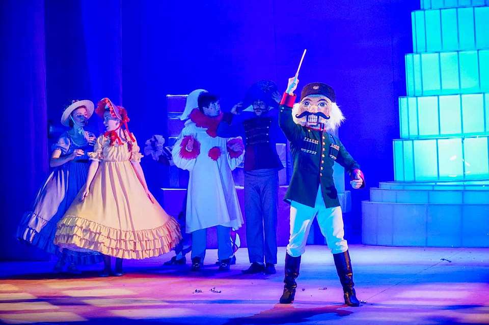 Премьеру рождественской сказки показал Воронежский ТЮЗ