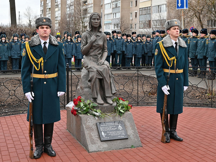 В Иванове открыли мемориальный комплекс «Женщинам защитников Отечества»