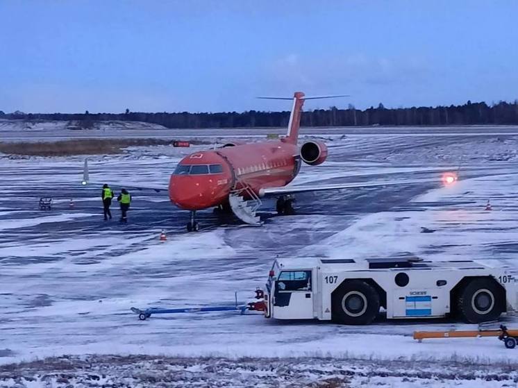Самолет Томск-Екатеринбург вернулся в аэропорт сразу после взлета