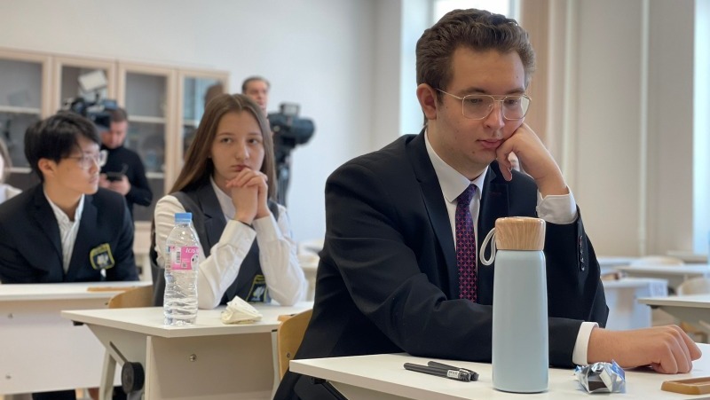 Ученикам сахалина показали. Стипендиат мэра братска 2021. Колледж проект. Победители школьных олимпиад. Муниципальный этап всероссийской олимпиады школьников.
