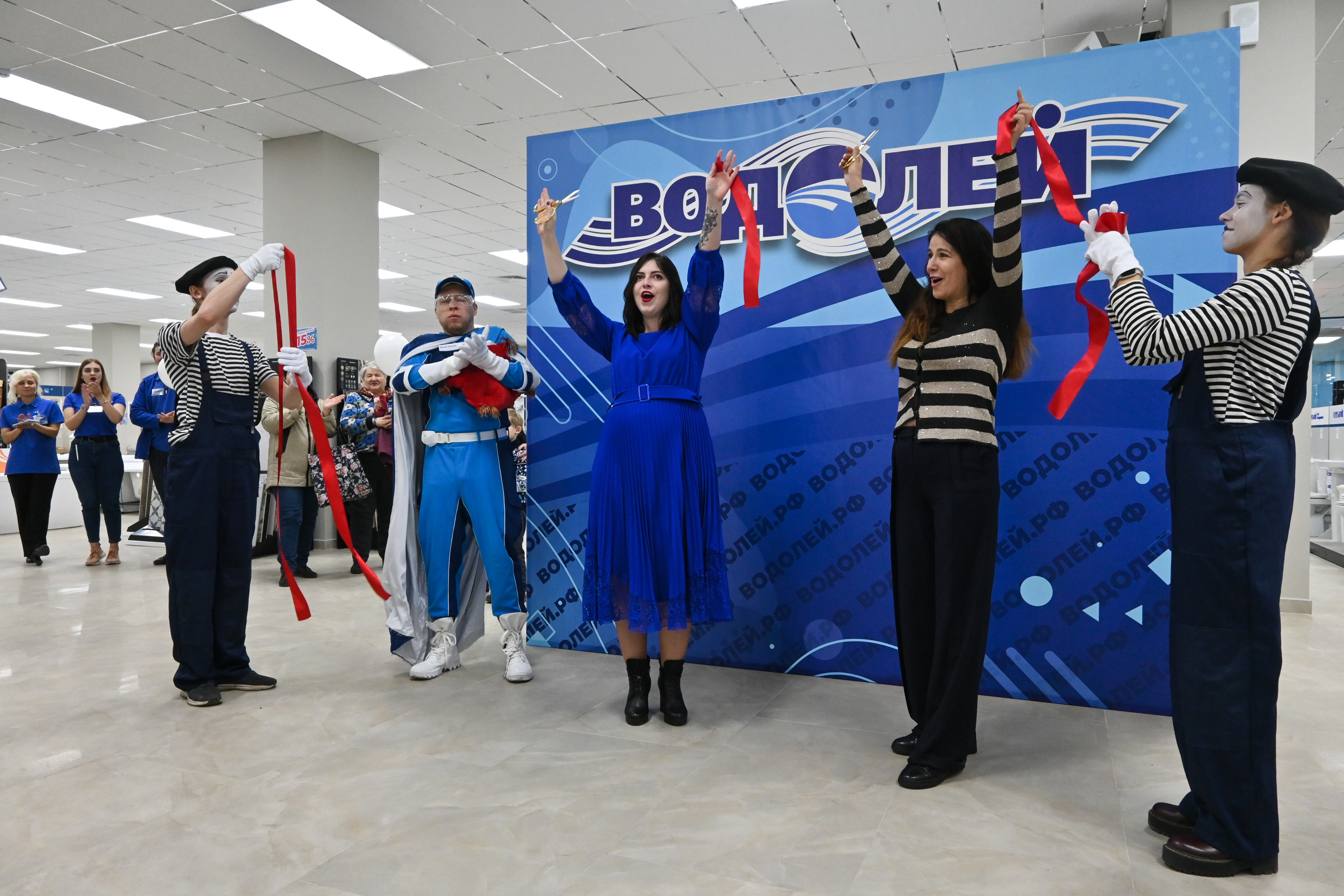 Ирина достовалова антоновна красноярск водолей фото Всё для ванной комнаты: в Новосибирске открылся новый большой гипермаркет сантех