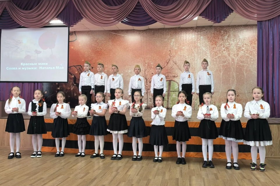 В школах Волжского продолжаются памятные мероприятия к 9 Мая