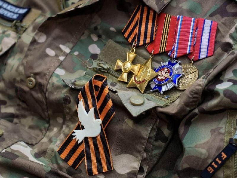 От стихов до гуманитарных миссий: отец бойца СВО продолжит дело сына