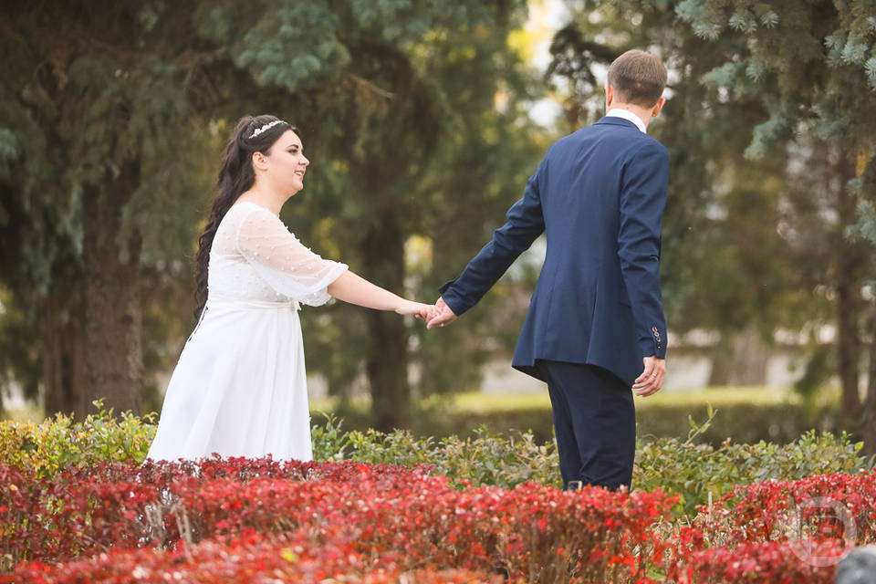 14 пар поженились в ЗАГСе Советского района Волгограда 25 октября