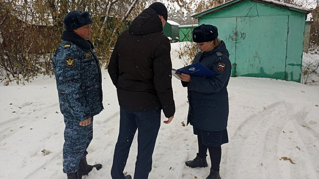 Новосибирец закрыл долг по налогам ради поездки за границу на свадьбу сына