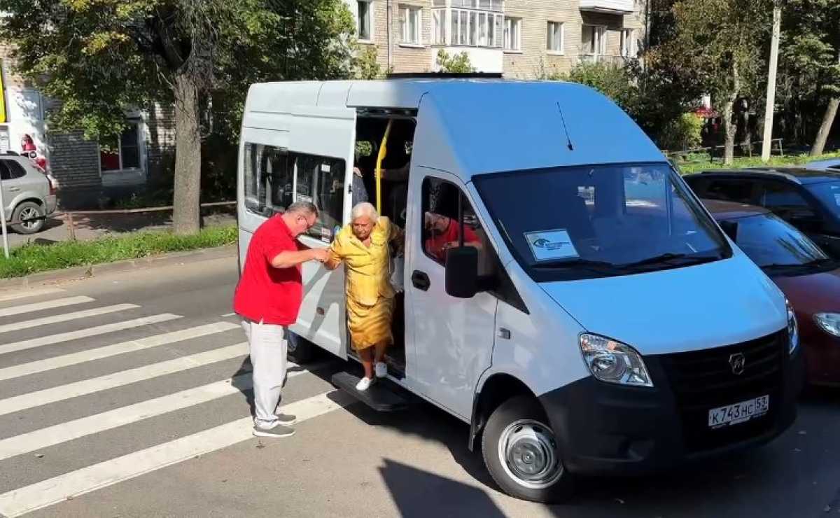 Решение о создании службы принято региональным советом по делам инвалидов по инициативе Новгородской региональной организации «Всероссийское общество слепых».