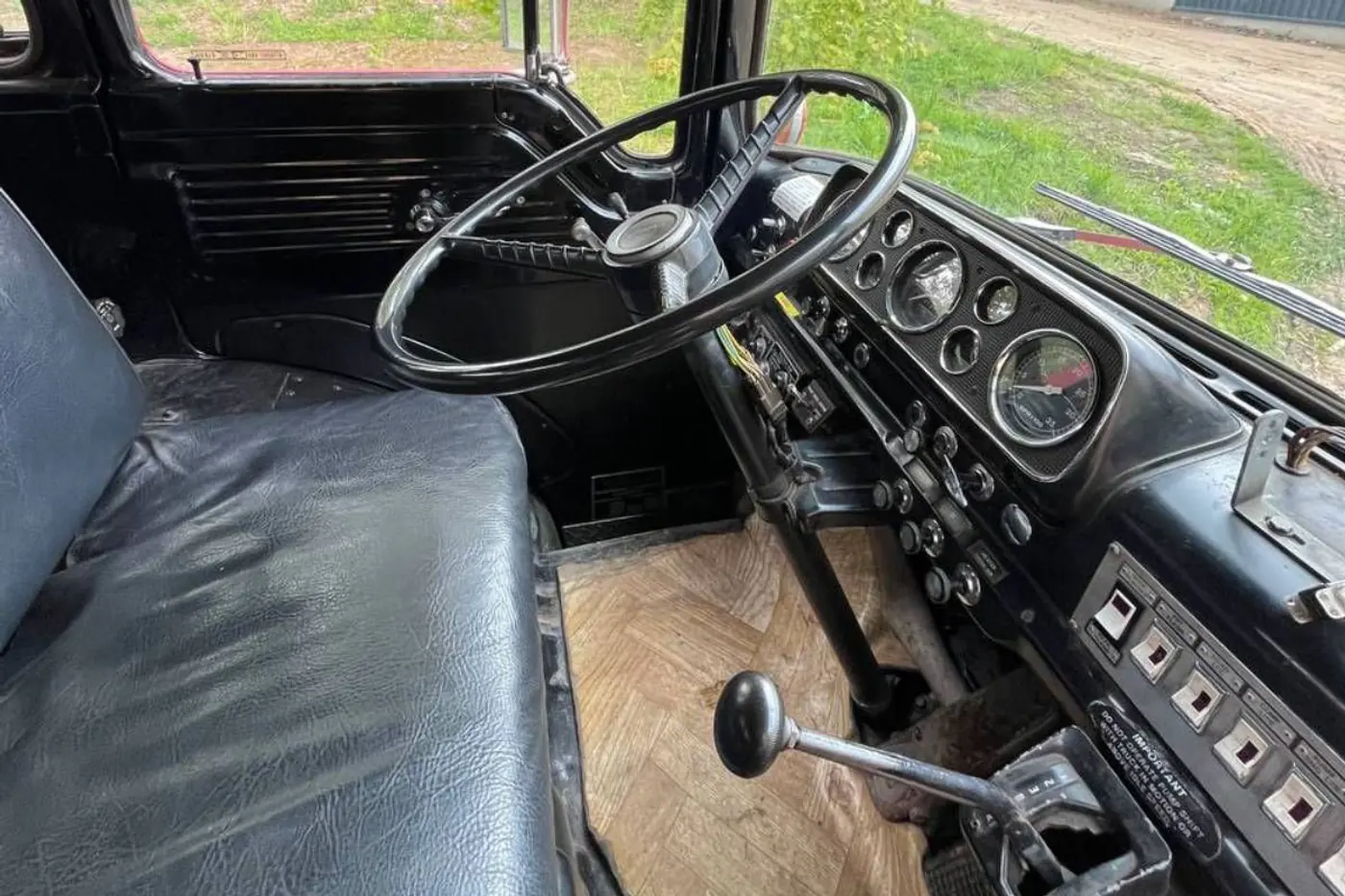 Пожарный Ford из 1980-х снова ищет покупателя в Беларуси