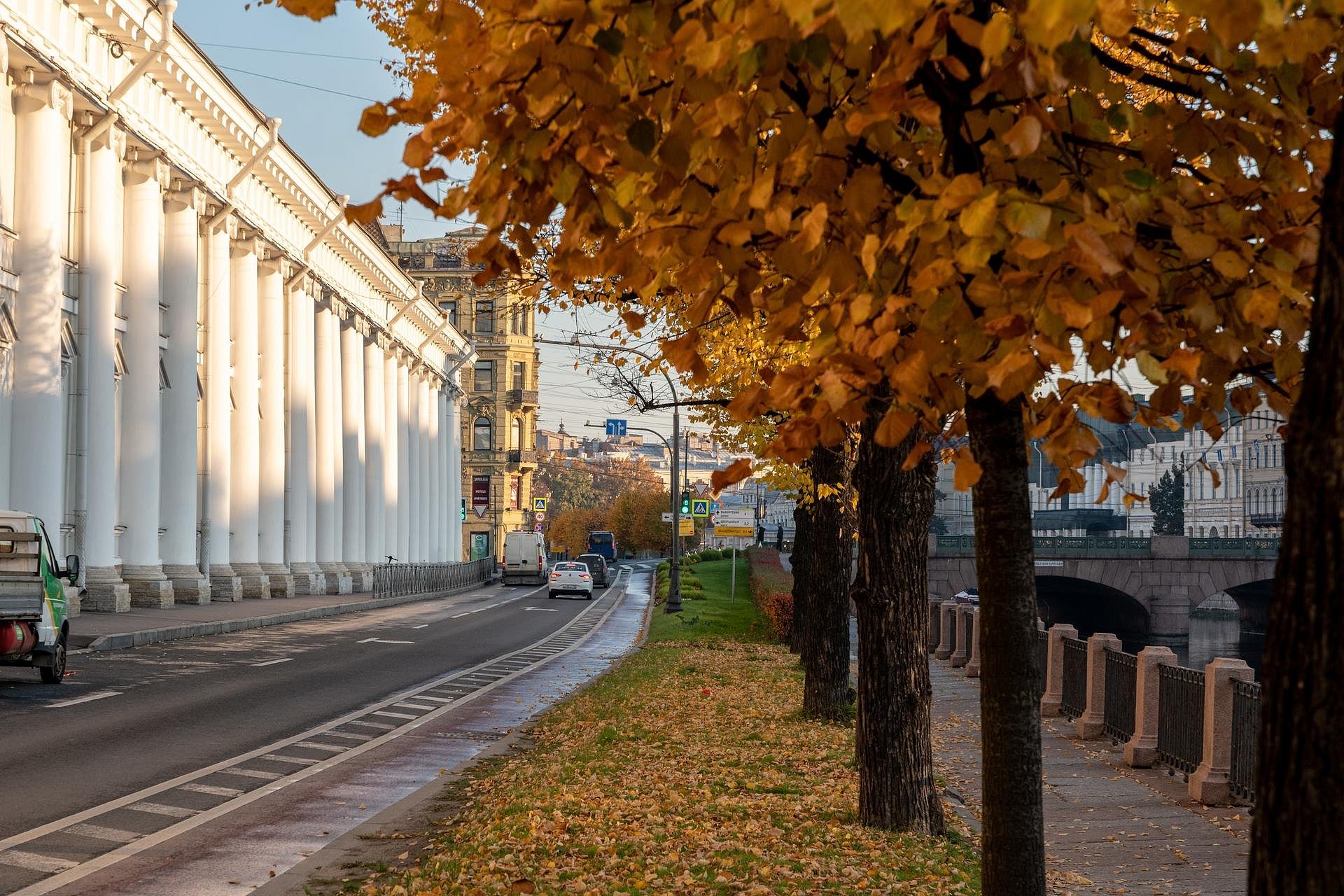 Октябрь в петербурге. Питер в октябре. Санкт-Петербург в сентябре. Сентябрь в Петербурге. Дождливый Петербург.