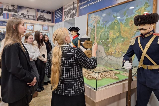Студенты юридического факультета Омского госуниверситета посетили экспозицию, посвященную истории уголовно-исполнительной системы