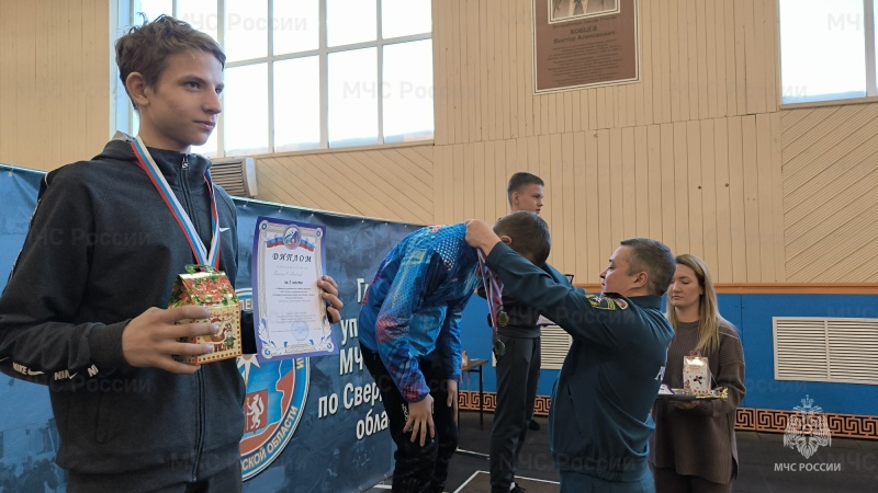 Соревнования «На призы Деда Мороза» - в Екатеринбурге прошли традиционные соревнования по пожарно-спасательному спорту