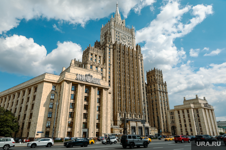 Виды Московского Кремля, здание МИД РФ и уличная фотография. 28 июня 2024., министерство иностранных дел рф, мид россии, мид рф