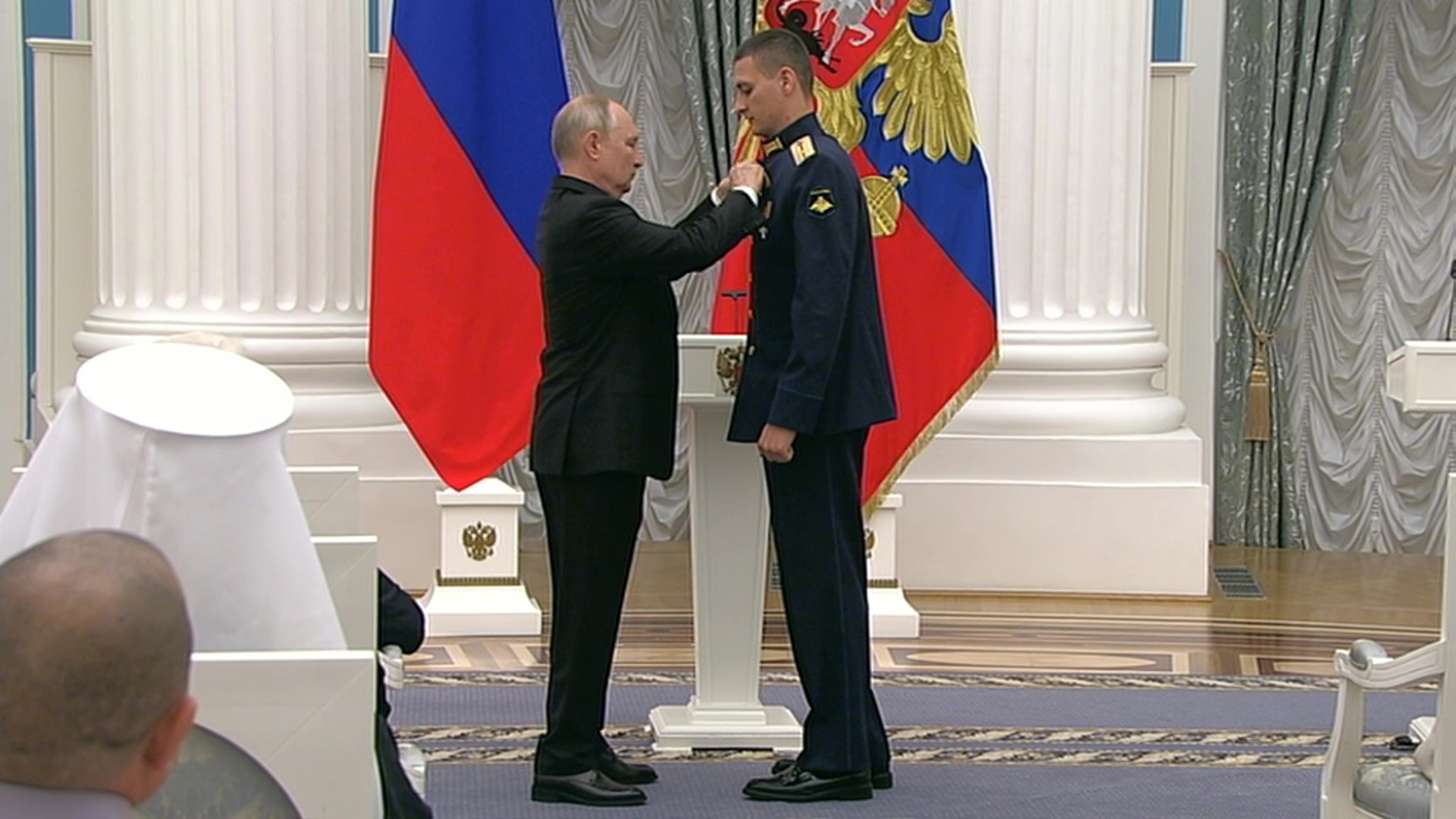 Вручение ордена за заслуги перед отечеством. Кавалер государственных наград. Владимиров вручил медали. Награждение владимира. Награждение владимира.