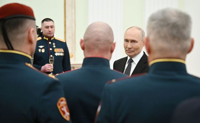 Он пришел к Президенту в краповом берете - фото 2