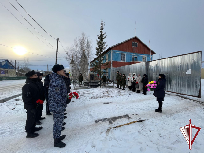 В Олекминске росгвардейцы почтили память погибших коллег 