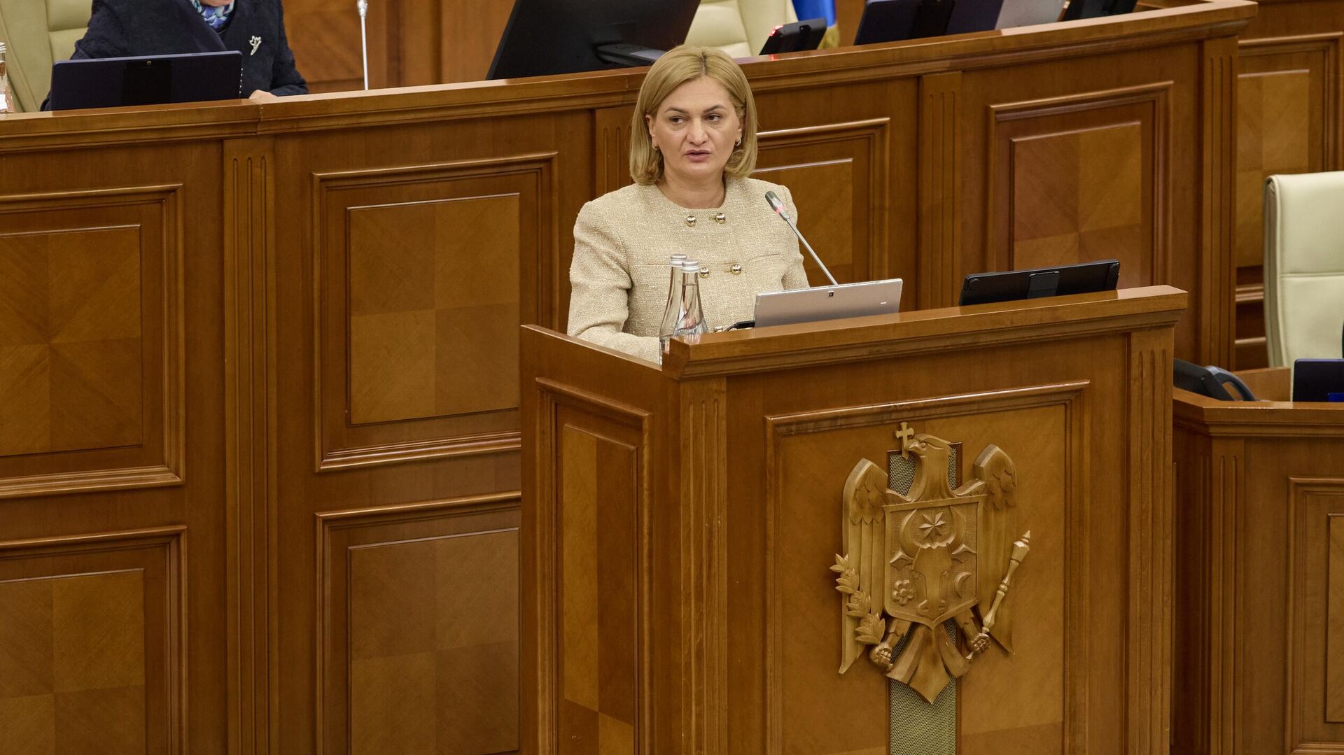 Парламент Молдовы впервые за 34 года отказался от групп дружбы с Россией и Белоруссией - Sputnik Молдова, 1920, 06.11.2025