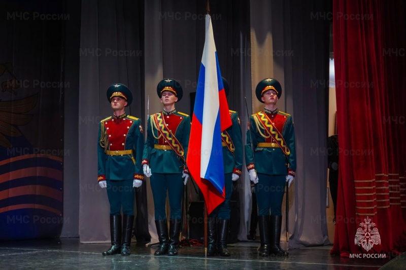 Общероссийская организация «Офицеры России» вручила награды сотрудникам столичного Управления МЧС России