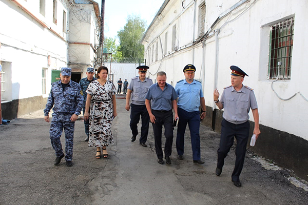 В СИЗО-2 проверили условия содержания осужденных и лиц, содержащихся под стражей