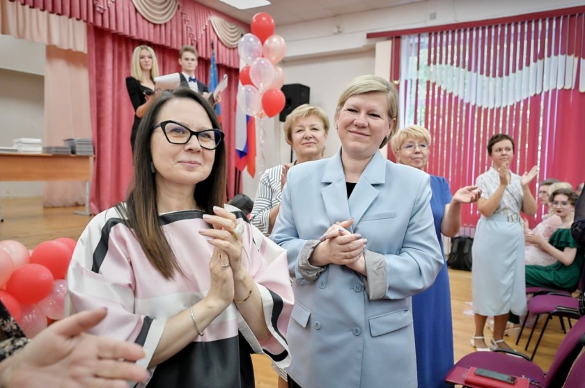 Более 300 выпускников окончили школу с медалями в Красногорске