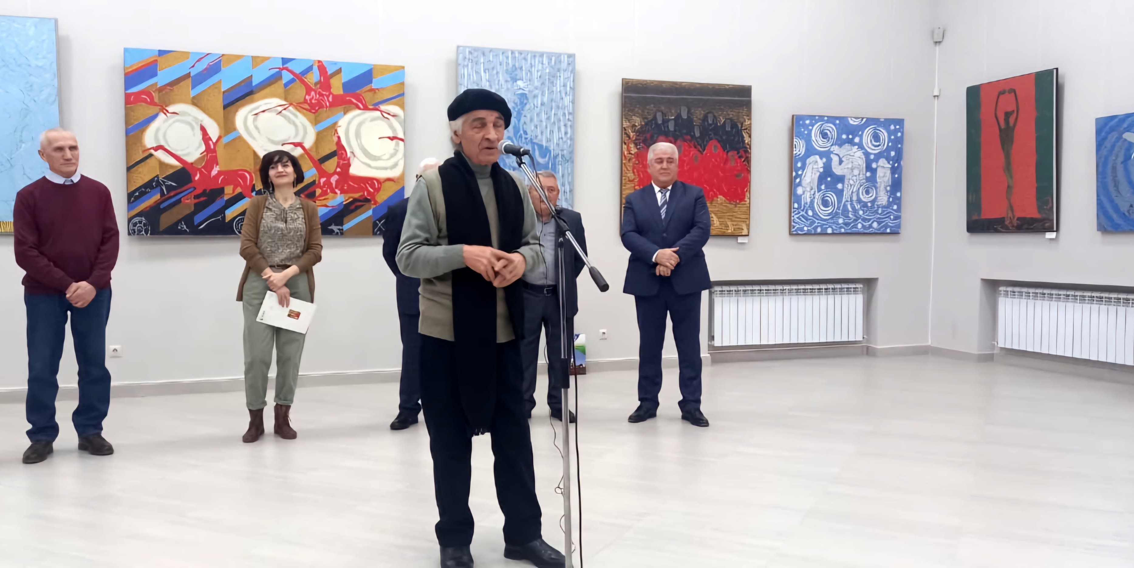 В Национальном музее КБР открылась юбилейная выставка Анатолия Жилова