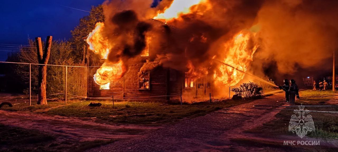 В Волжске сгорел расселённый дом