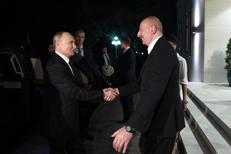 «Элемент личной если не «химии», то близости между Путиным и Алиевым мы видим»