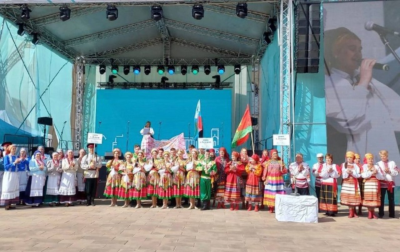 Фестивали в курске. Фольклорный фестиваль Самоцветы Курск. Фестиваль Курск. Фестиваль Курск поток.