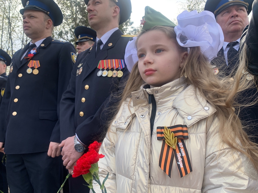 Георгиевские ленточки раздали в Гатчине